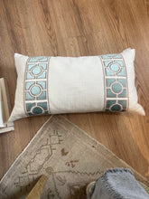 Load image into Gallery viewer, Vendome- Seaglass Pillow
