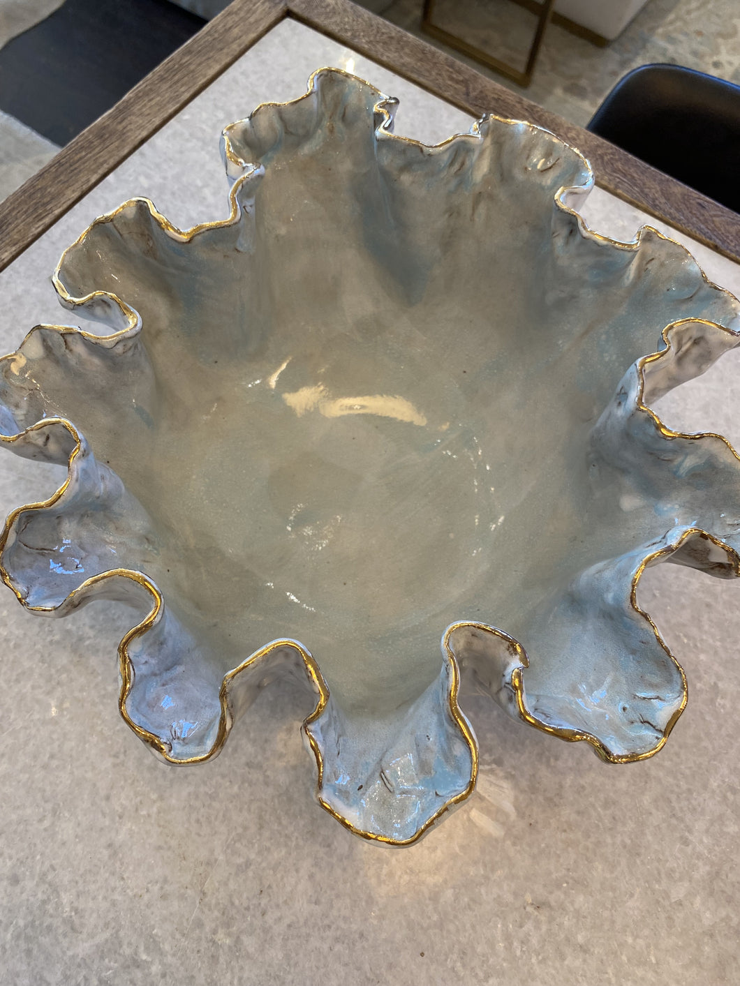 CURLEY BOWL BLUE LARGE W/22K GOLD RIM 3810