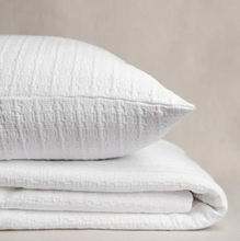 Load image into Gallery viewer, Dune Coverlet - White
